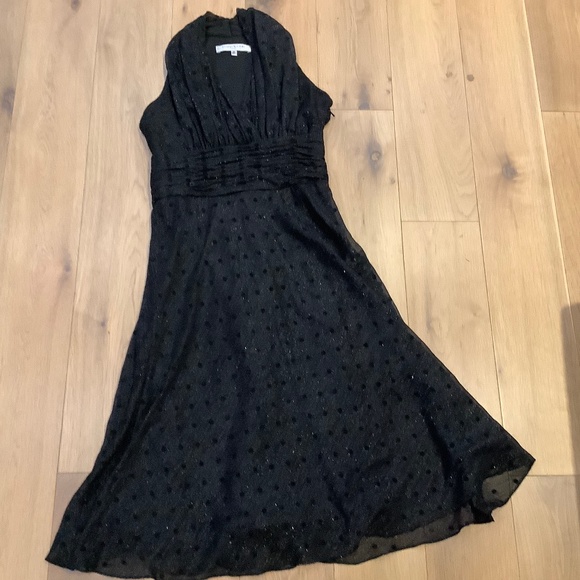 Fun and Flirty Dress with a little sparkle - 4 - Picture 1 of 5